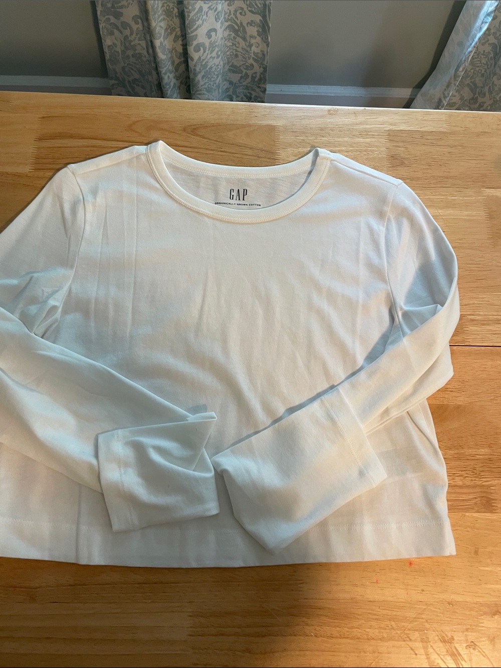 GAP Crisp White Long Sleeve Crew Tee